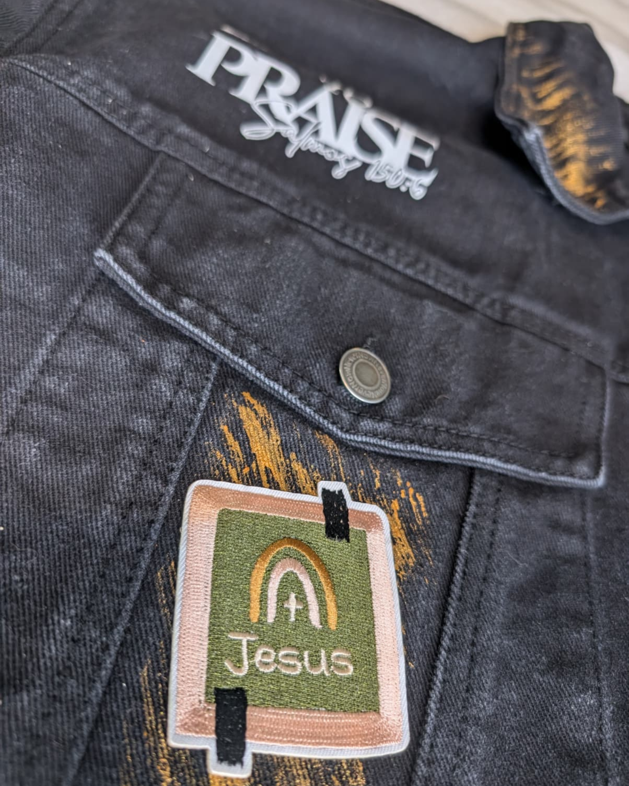 Born to Praise Edition | Women's Black Cropped Jacket
